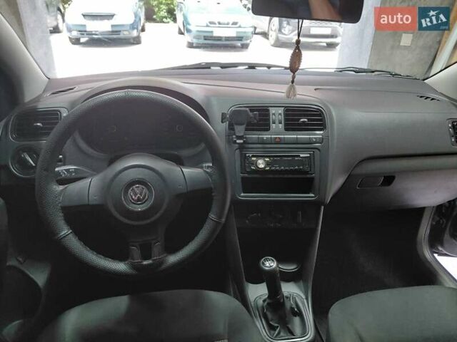 Синій Фольксваген Поло, об'ємом двигуна 1.6 л та пробігом 246 тис. км за 5550 $, фото 12 на Automoto.ua