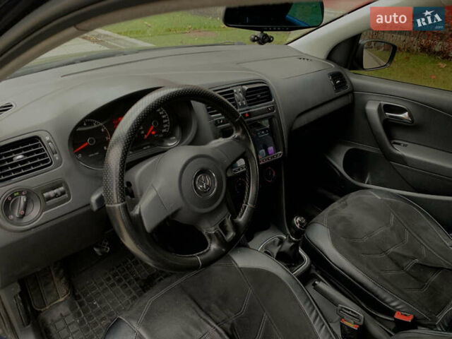 Синий Фольксваген Поло, объемом двигателя 1.6 л и пробегом 295 тыс. км за 5900 $, фото 12 на Automoto.ua