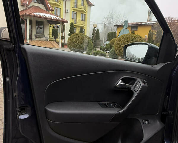 Синий Фольксваген Поло, объемом двигателя 1.6 л и пробегом 108 тыс. км за 8200 $, фото 38 на Automoto.ua