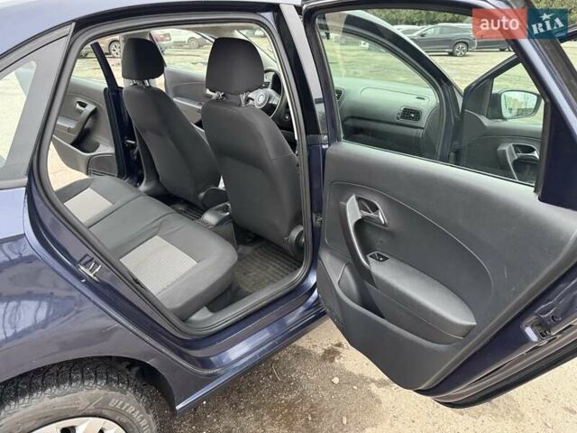 Синій Фольксваген Поло, об'ємом двигуна 1.6 л та пробігом 318 тис. км за 5400 $, фото 13 на Automoto.ua