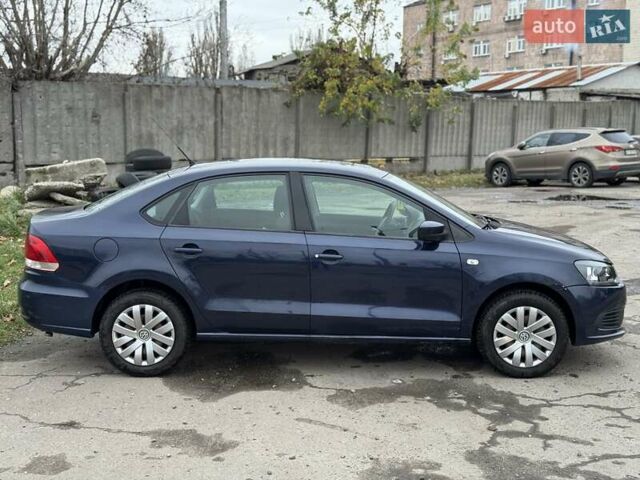 Синій Фольксваген Поло, об'ємом двигуна 1.6 л та пробігом 318 тис. км за 5400 $, фото 1 на Automoto.ua