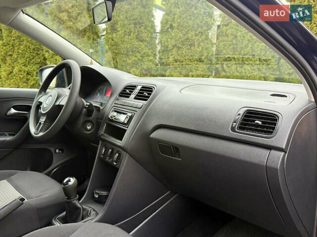 Синий Фольксваген Поло, объемом двигателя 1.6 л и пробегом 108 тыс. км за 8200 $, фото 23 на Automoto.ua