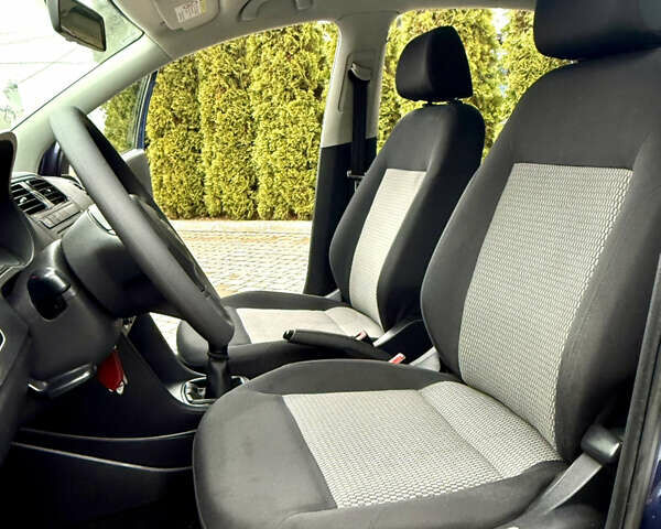 Синій Фольксваген Поло, об'ємом двигуна 1.6 л та пробігом 106 тис. км за 7999 $, фото 42 на Automoto.ua