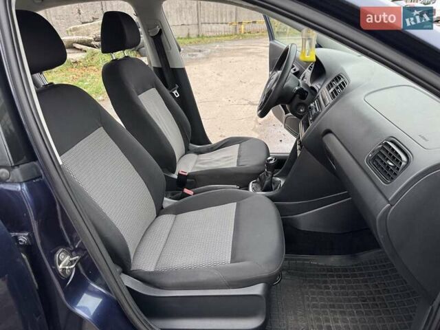 Синій Фольксваген Поло, об'ємом двигуна 1.6 л та пробігом 318 тис. км за 5400 $, фото 10 на Automoto.ua