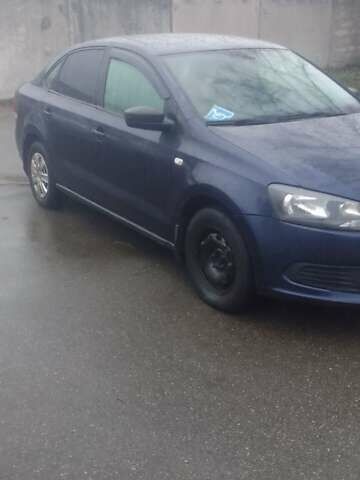 Синий Фольксваген Поло, объемом двигателя 1.6 л и пробегом 410 тыс. км за 3600 $, фото 1 на Automoto.ua