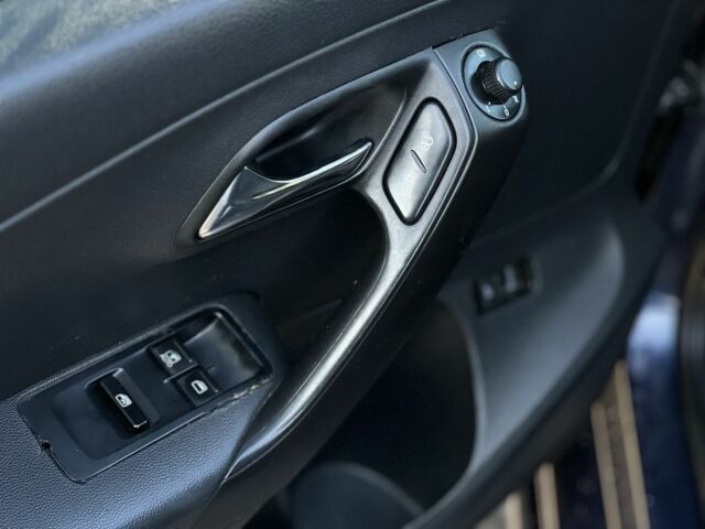 Синій Фольксваген Поло, об'ємом двигуна 1.6 л та пробігом 293 тис. км за 5300 $, фото 22 на Automoto.ua