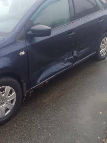 Синий Фольксваген Поло, объемом двигателя 1.6 л и пробегом 410 тыс. км за 3600 $, фото 2 на Automoto.ua