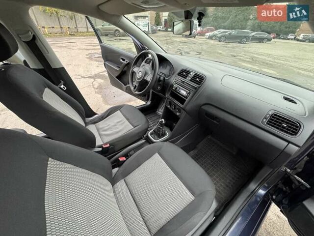 Синій Фольксваген Поло, об'ємом двигуна 1.6 л та пробігом 318 тис. км за 5400 $, фото 11 на Automoto.ua