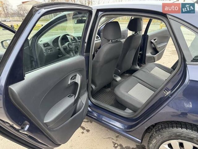 Синій Фольксваген Поло, об'ємом двигуна 1.6 л та пробігом 318 тис. км за 5400 $, фото 15 на Automoto.ua