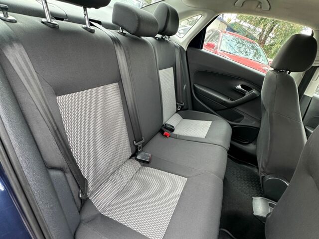 Синій Фольксваген Поло, об'ємом двигуна 1.6 л та пробігом 207 тис. км за 6600 $, фото 3 на Automoto.ua