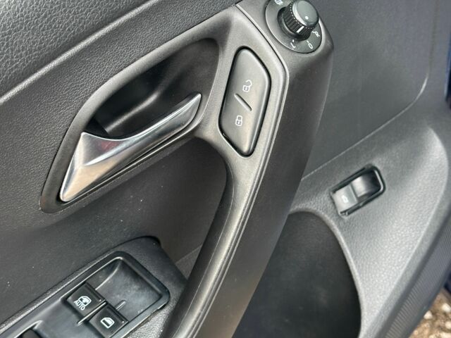 Синій Фольксваген Поло, об'ємом двигуна 1.6 л та пробігом 207 тис. км за 6600 $, фото 11 на Automoto.ua