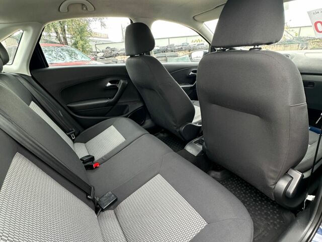 Синій Фольксваген Поло, об'ємом двигуна 1.6 л та пробігом 207 тис. км за 6600 $, фото 4 на Automoto.ua