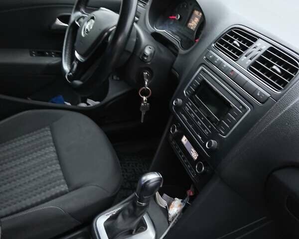 Синий Фольксваген Поло, объемом двигателя 1.4 л и пробегом 89 тыс. км за 10500 $, фото 7 на Automoto.ua