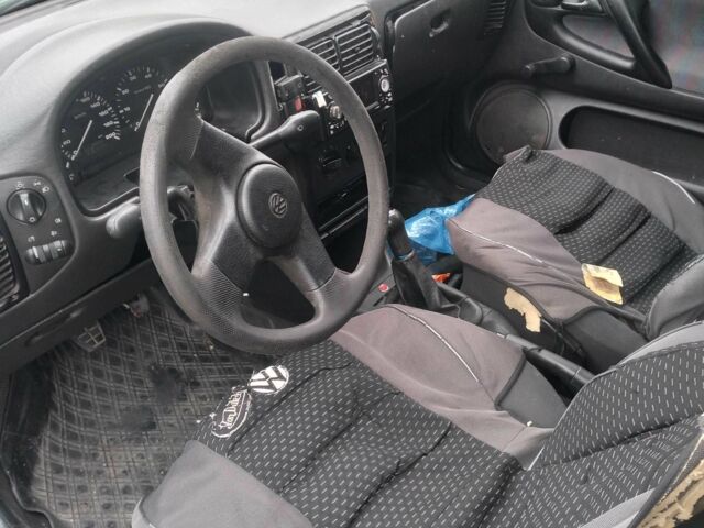 Зелений Фольксваген Поло, об'ємом двигуна 1.4 л та пробігом 260 тис. км за 800 $, фото 3 на Automoto.ua