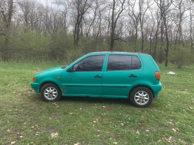 Зеленый Фольксваген Поло, объемом двигателя 1.3 л и пробегом 270 тыс. км за 2300 $, фото 1 на Automoto.ua