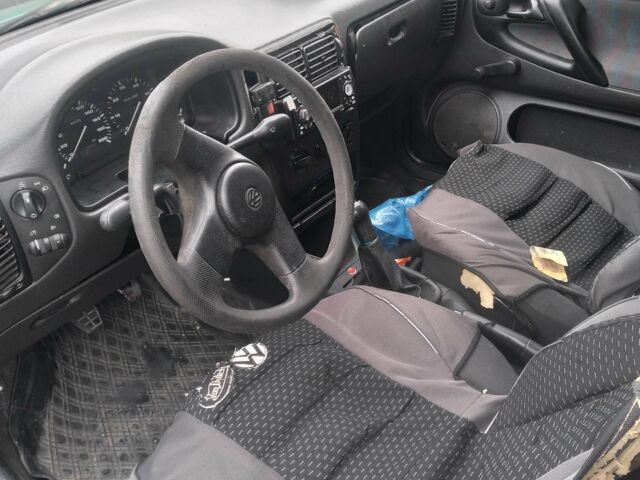 Зелений Фольксваген Поло, об'ємом двигуна 1.4 л та пробігом 260 тис. км за 800 $, фото 2 на Automoto.ua