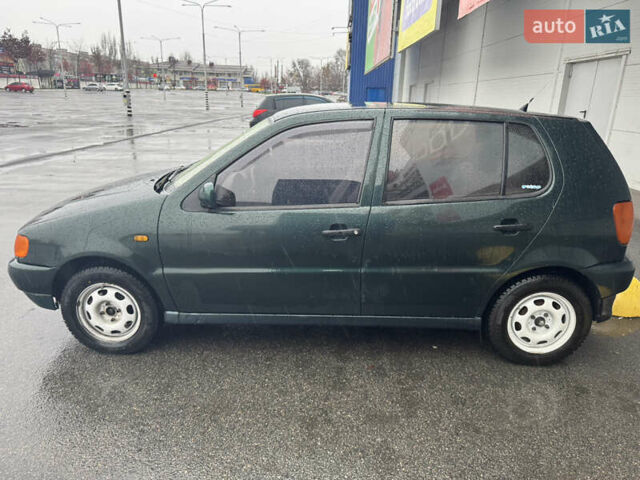 Зеленый Фольксваген Поло, объемом двигателя 1.4 л и пробегом 250 тыс. км за 3450 $, фото 1 на Automoto.ua