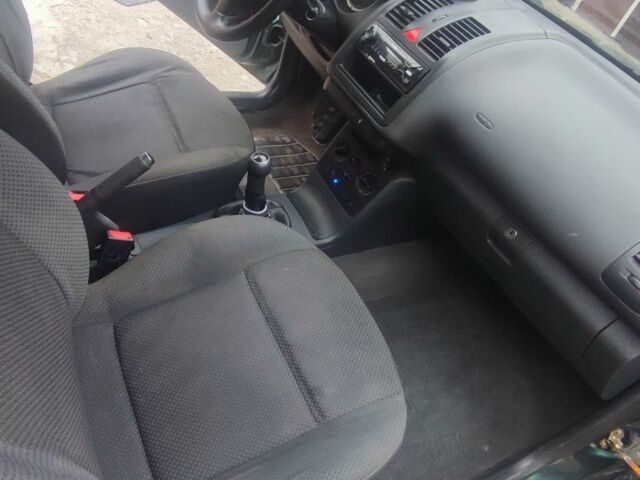 Зелений Фольксваген Поло, об'ємом двигуна 1 л та пробігом 1000 тис. км за 2100 $, фото 3 на Automoto.ua