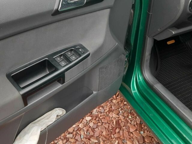 Зеленый Фольксваген Поло, объемом двигателя 1.4 л и пробегом 201 тыс. км за 4250 $, фото 14 на Automoto.ua