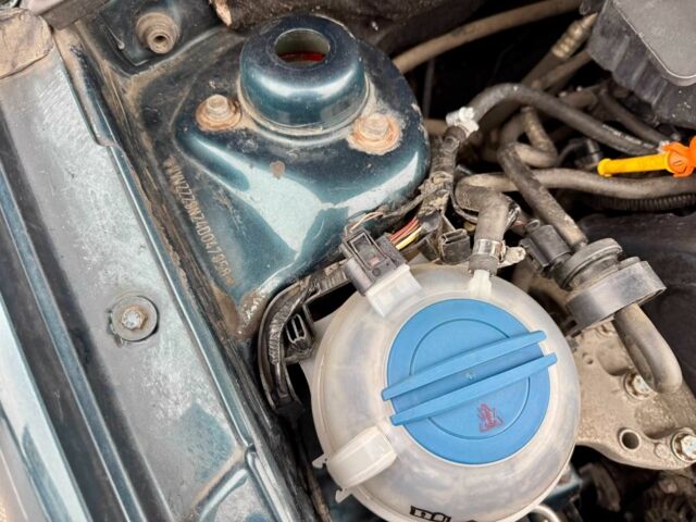 Зеленый Фольксваген Поло, объемом двигателя 1.4 л и пробегом 300 тыс. км за 3150 $, фото 23 на Automoto.ua