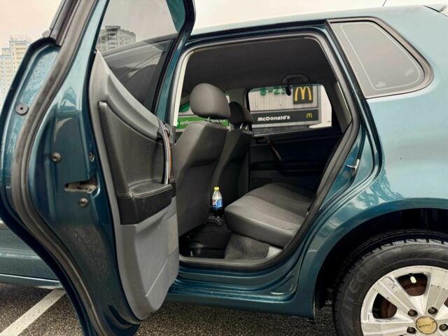 Зеленый Фольксваген Поло, объемом двигателя 1.4 л и пробегом 300 тыс. км за 3150 $, фото 18 на Automoto.ua