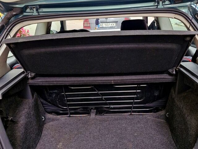 Зелений Фольксваген Поло, об'ємом двигуна 1.2 л та пробігом 145 тис. км за 3400 $, фото 2 на Automoto.ua