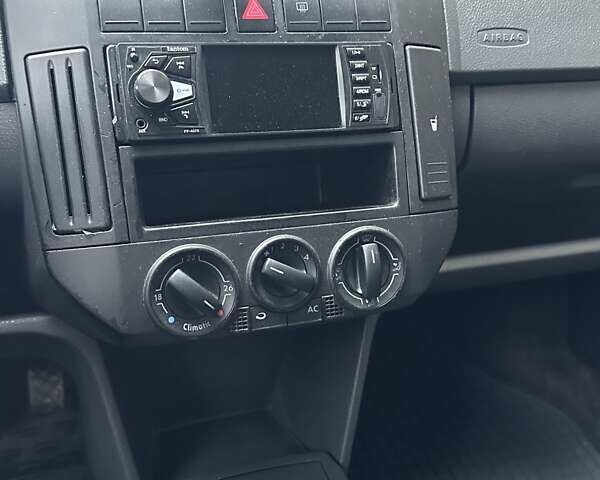 Зеленый Фольксваген Поло, объемом двигателя 1.39 л и пробегом 257 тыс. км за 4999 $, фото 31 на Automoto.ua