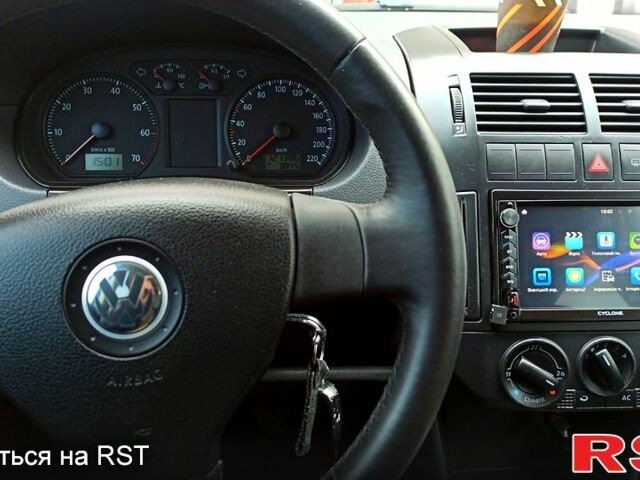 Зеленый Фольксваген Поло, объемом двигателя 1.4 л и пробегом 125 тыс. км за 6000 $, фото 2 на Automoto.ua