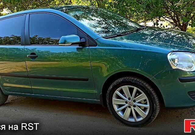 Зеленый Фольксваген Поло, объемом двигателя 1.4 л и пробегом 125 тыс. км за 6000 $, фото 5 на Automoto.ua