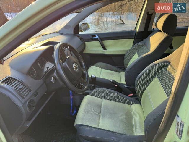 Зеленый Фольксваген Поло, объемом двигателя 1.4 л и пробегом 265 тыс. км за 4900 $, фото 11 на Automoto.ua