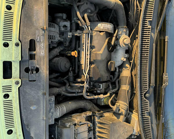 Зеленый Фольксваген Поло, объемом двигателя 1.4 л и пробегом 265 тыс. км за 4900 $, фото 3 на Automoto.ua