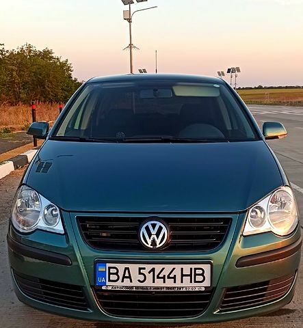 Зеленый Фольксваген Поло, объемом двигателя 1.4 л и пробегом 125 тыс. км за 6000 $, фото 10 на Automoto.ua