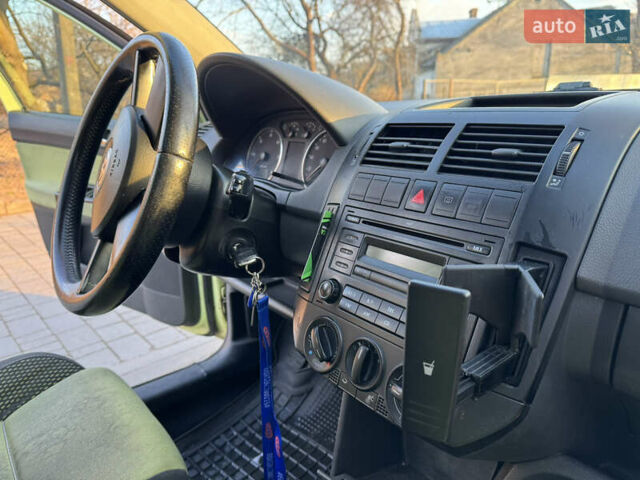 Зеленый Фольксваген Поло, объемом двигателя 1.4 л и пробегом 265 тыс. км за 4900 $, фото 5 на Automoto.ua