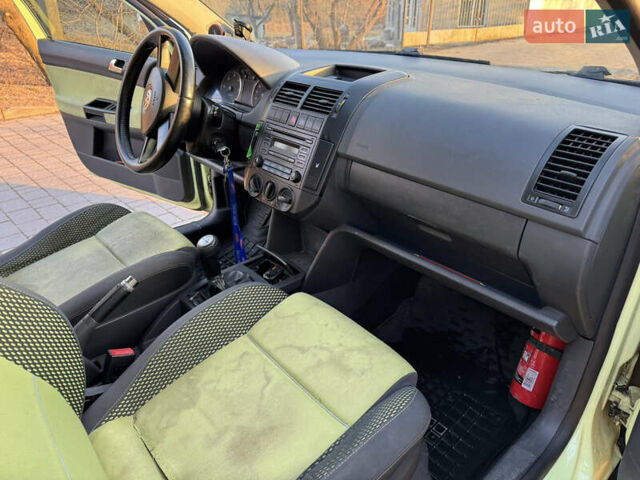 Зеленый Фольксваген Поло, объемом двигателя 1.4 л и пробегом 265 тыс. км за 4900 $, фото 6 на Automoto.ua