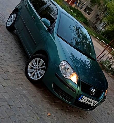 Зеленый Фольксваген Поло, объемом двигателя 1.4 л и пробегом 125 тыс. км за 6000 $, фото 9 на Automoto.ua