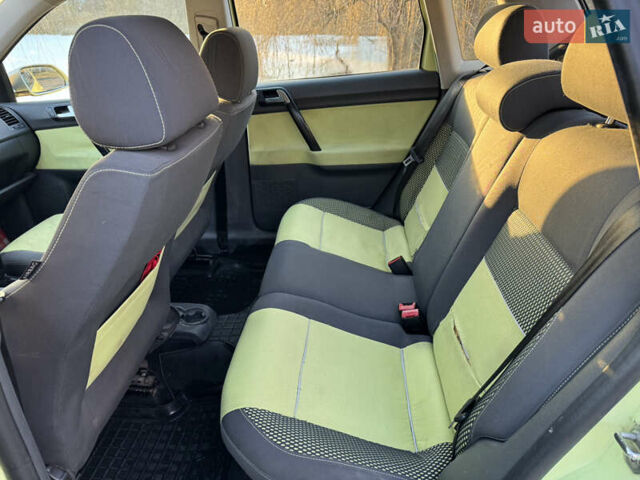 Зеленый Фольксваген Поло, объемом двигателя 1.4 л и пробегом 265 тыс. км за 4900 $, фото 12 на Automoto.ua