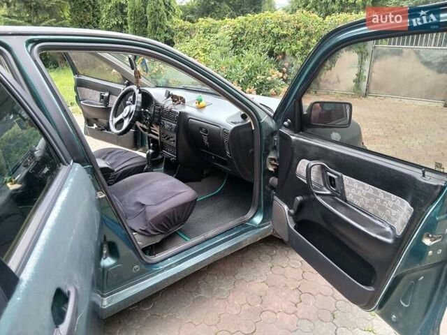 Зелений Фольксваген Поло, об'ємом двигуна 1.6 л та пробігом 66 тис. км за 1700 $, фото 1 на Automoto.ua