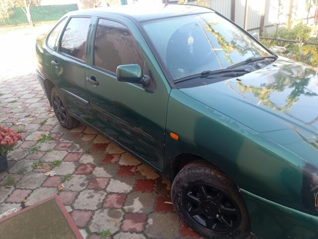 Зеленый Фольксваген Поло, объемом двигателя 0 л и пробегом 290 тыс. км за 1800 $, фото 1 на Automoto.ua