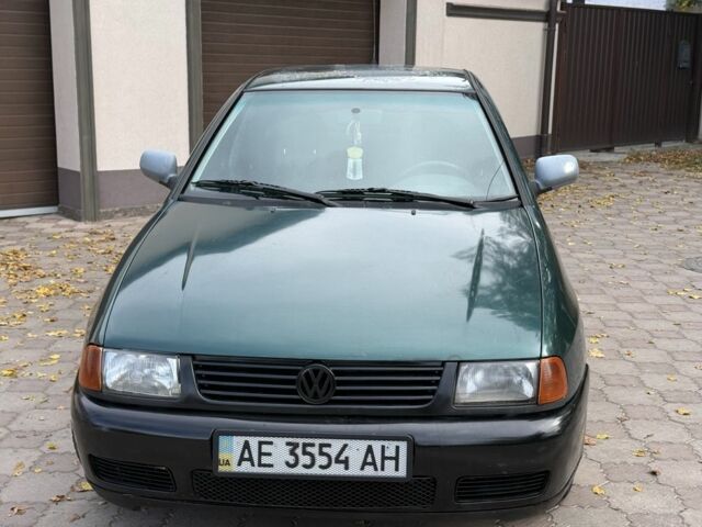 Зеленый Фольксваген Поло, объемом двигателя 1.4 л и пробегом 555 тыс. км за 1375 $, фото 1 на Automoto.ua