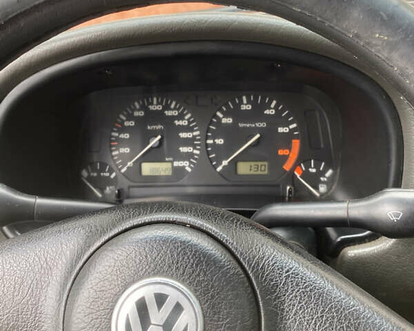 Зелений Фольксваген Поло, об'ємом двигуна 1.39 л та пробігом 330 тис. км за 1700 $, фото 9 на Automoto.ua