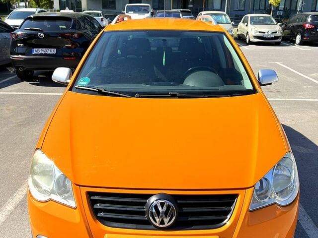 Оранжевый Фольксваген Поло, объемом двигателя 1.4 л и пробегом 222 тыс. км за 5000 $, фото 1 на Automoto.ua