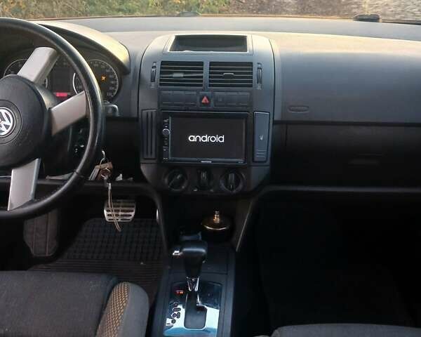 Помаранчевий Фольксваген Поло, об'ємом двигуна 1.39 л та пробігом 196 тис. км за 6700 $, фото 23 на Automoto.ua