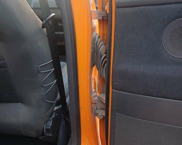 Помаранчевий Фольксваген Поло, об'ємом двигуна 1.39 л та пробігом 196 тис. км за 6700 $, фото 24 на Automoto.ua