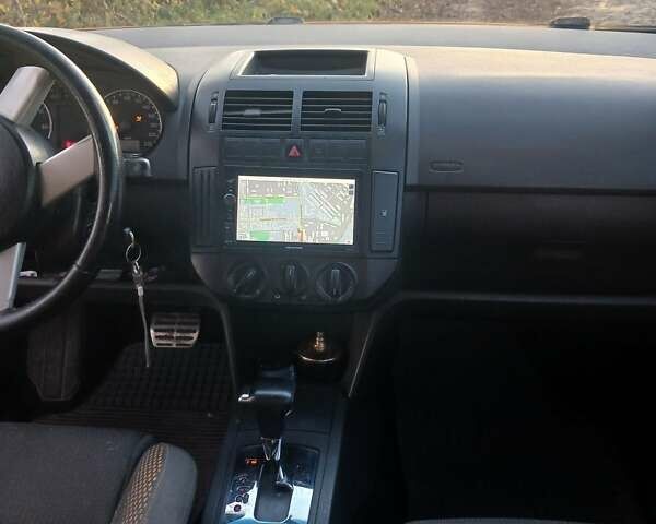 Помаранчевий Фольксваген Поло, об'ємом двигуна 1.39 л та пробігом 196 тис. км за 6700 $, фото 18 на Automoto.ua