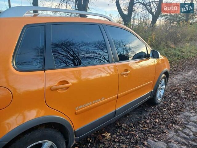 Помаранчевий Фольксваген Поло, об'ємом двигуна 1.39 л та пробігом 196 тис. км за 6700 $, фото 3 на Automoto.ua