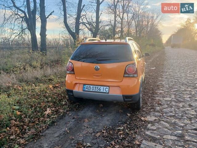Помаранчевий Фольксваген Поло, об'ємом двигуна 1.39 л та пробігом 196 тис. км за 6700 $, фото 7 на Automoto.ua