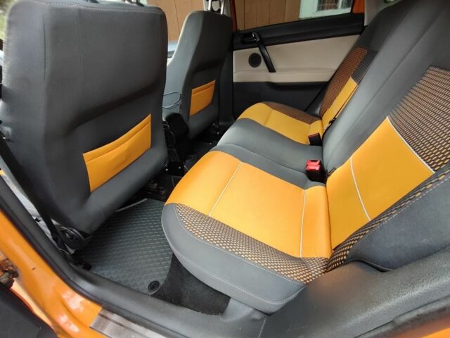 Оранжевый Фольксваген Поло, объемом двигателя 0 л и пробегом 130 тыс. км за 4750 $, фото 6 на Automoto.ua