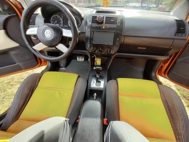 Оранжевый Фольксваген Поло, объемом двигателя 0 л и пробегом 130 тыс. км за 4750 $, фото 7 на Automoto.ua