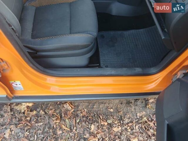 Помаранчевий Фольксваген Поло, об'ємом двигуна 1.39 л та пробігом 196 тис. км за 6700 $, фото 16 на Automoto.ua