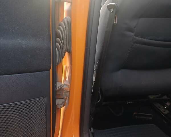 Помаранчевий Фольксваген Поло, об'ємом двигуна 1.39 л та пробігом 196 тис. км за 6700 $, фото 15 на Automoto.ua